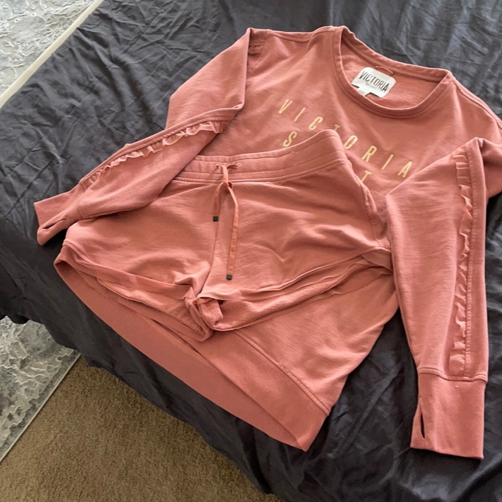 🛼🏋🏼‍♀️Victoria’s Secret sport two piece set